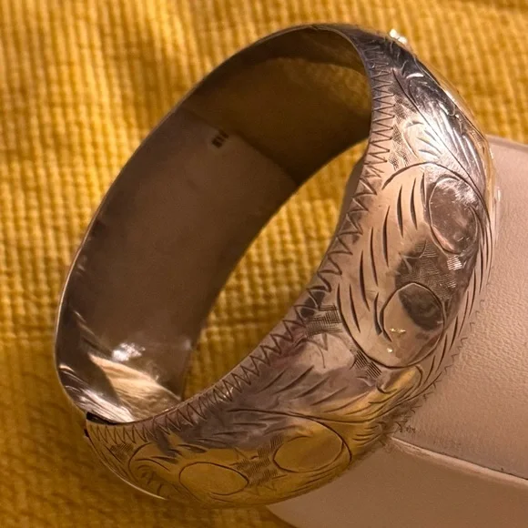 Antique Victorian/Art Deco Etched Sterling Bangle w/ Clasp - Picture 3 of 15